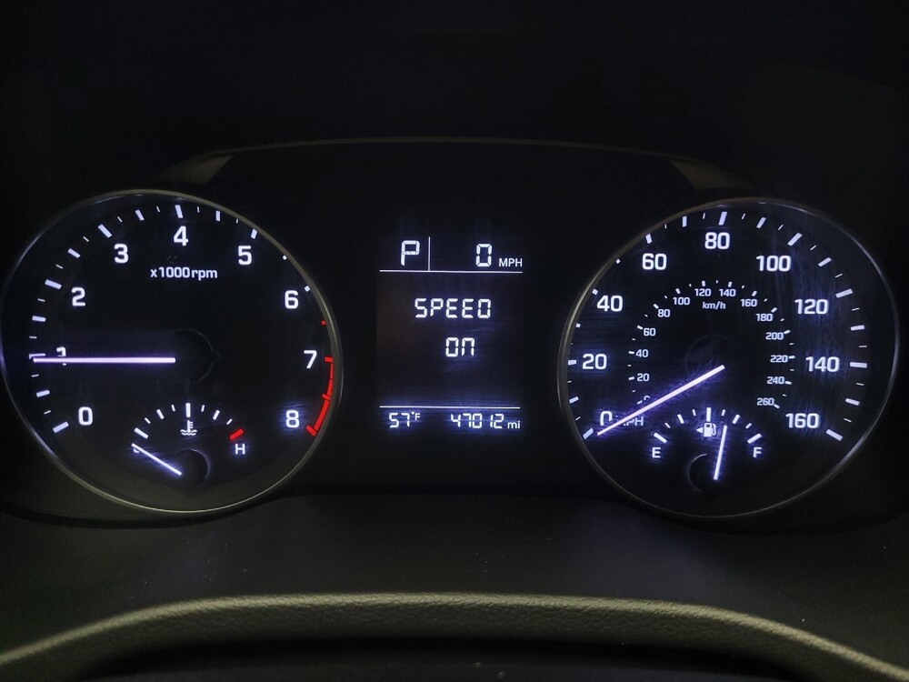 2017 Hyundai Elantra in Indianapolis, IN 46222 - 18081981 23