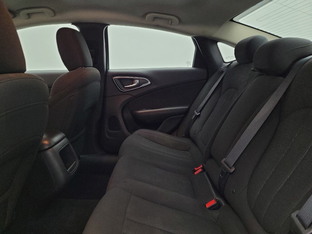 2016 Chrysler 200 in Lexington, KY 40509 - 18082010 18