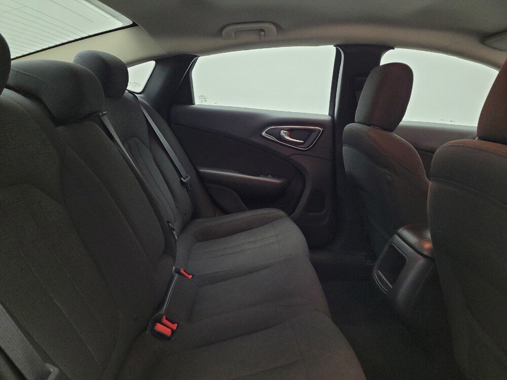 2016 Chrysler 200 in Lexington, KY 40509 - 18082010 19