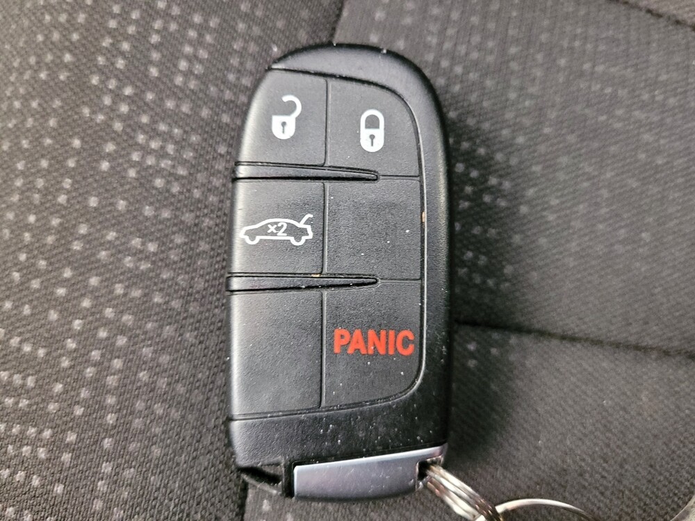 2016 Chrysler 200 in Lexington, KY 40509 - 18082010 32