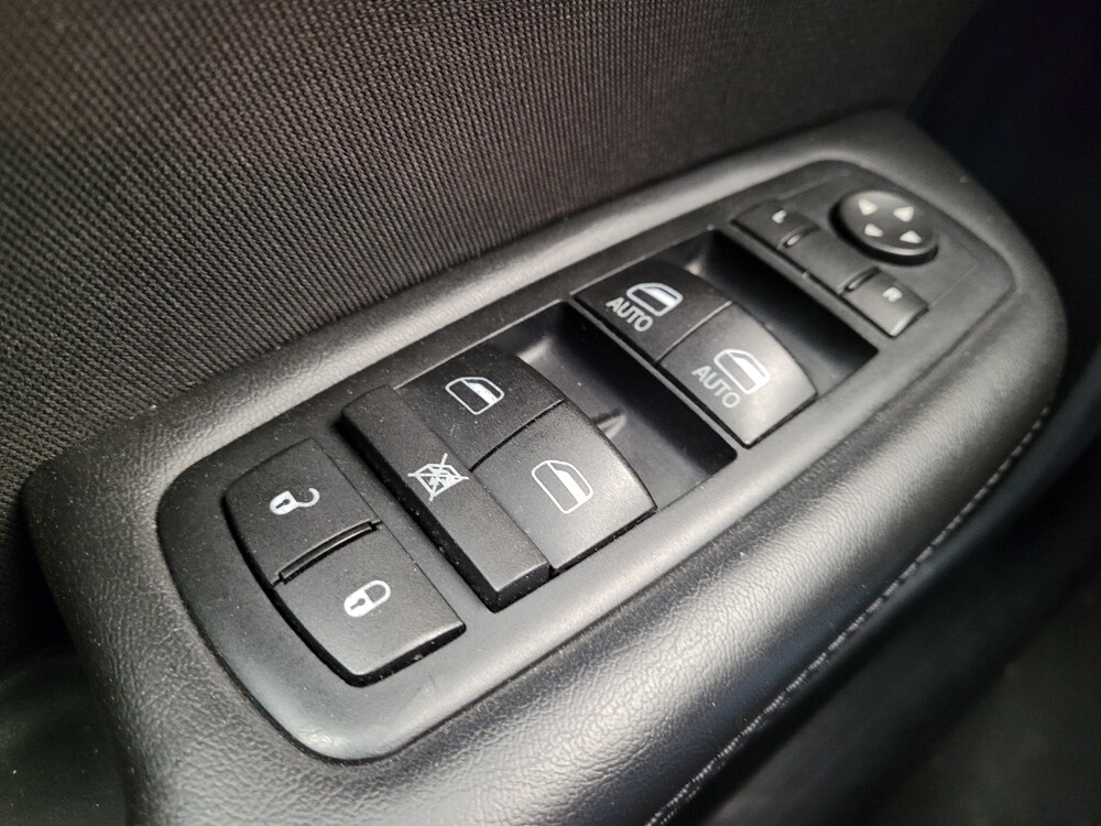 2016 Chrysler 200 in Lexington, KY 40509 - 18082010 27