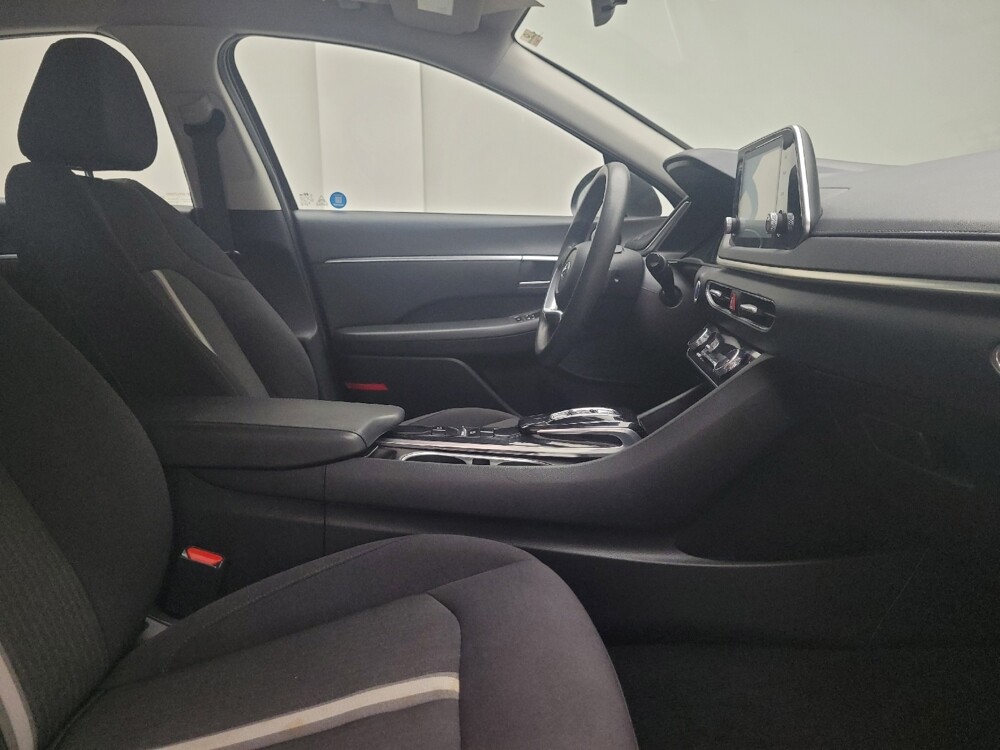 2021 Hyundai Sonata in Eastpointe, MI 48021 - 18082039 21
