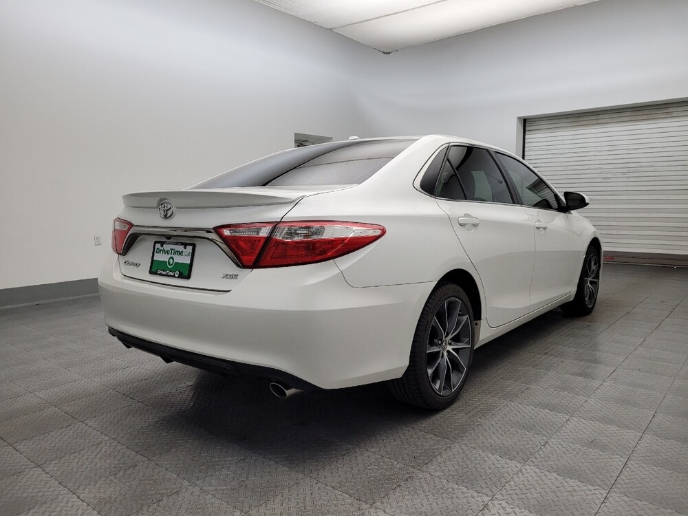 2016 Toyota Camry in Glendale, AZ 85301 - 18082070 9