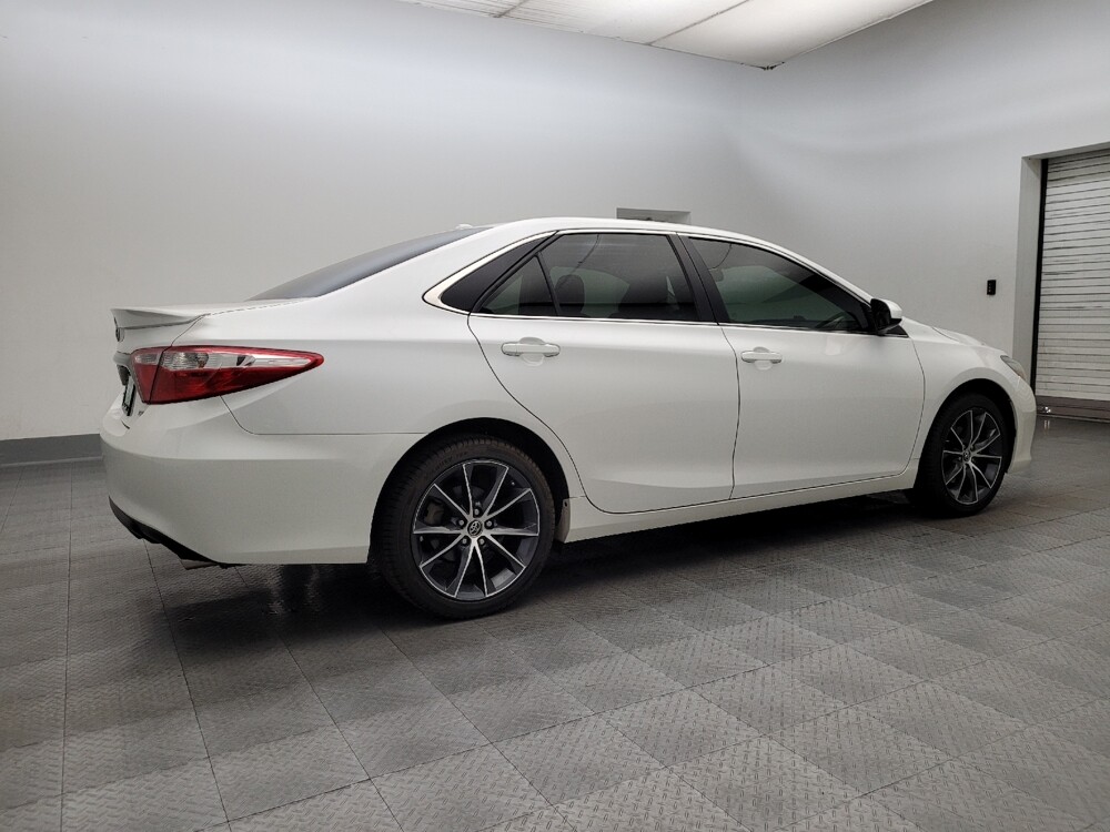 2016 Toyota Camry in Glendale, AZ 85301 - 18082070 10