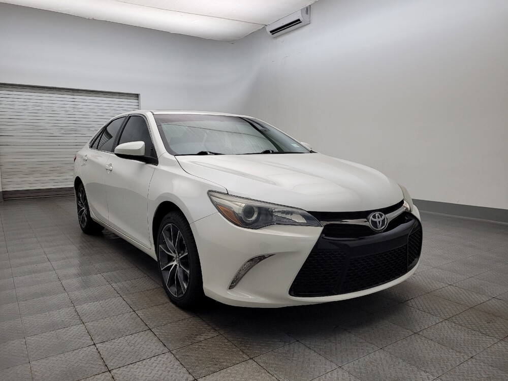 2016 Toyota Camry in Glendale, AZ 85301 - 18082070 13