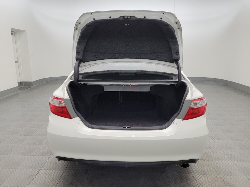 2016 Toyota Camry in Glendale, AZ 85301 - 18082070 29