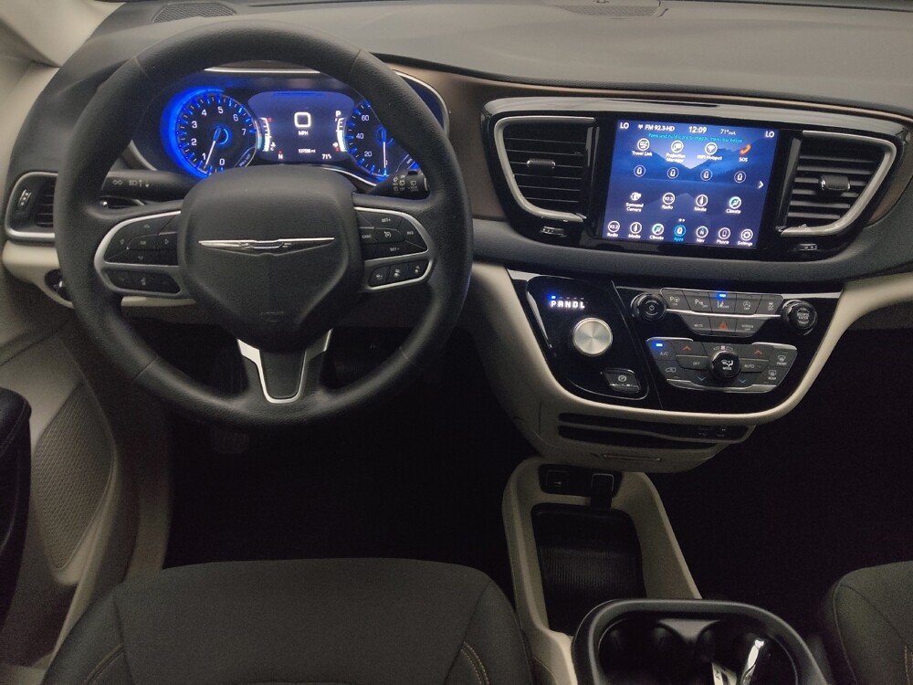 2019 Chrysler Pacifica in Kissimmee, FL 34744 - 18082071 22