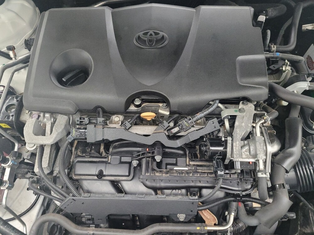 2020 Toyota Camry in Indianapolis, IN 46222 - 18082076 30