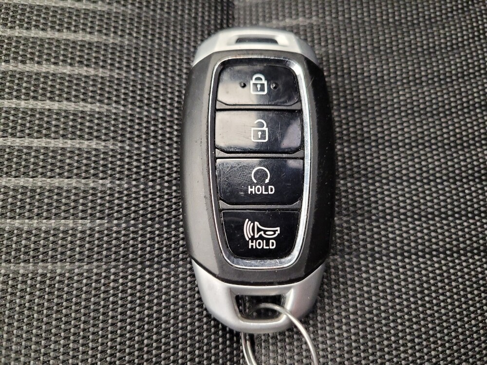 2022 Hyundai Venue in Toledo, OH 43617 - 18082096 32