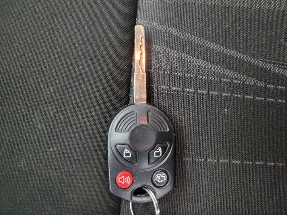 2018 Ford Focus in Lexington, KY 40509 - 18082100 32