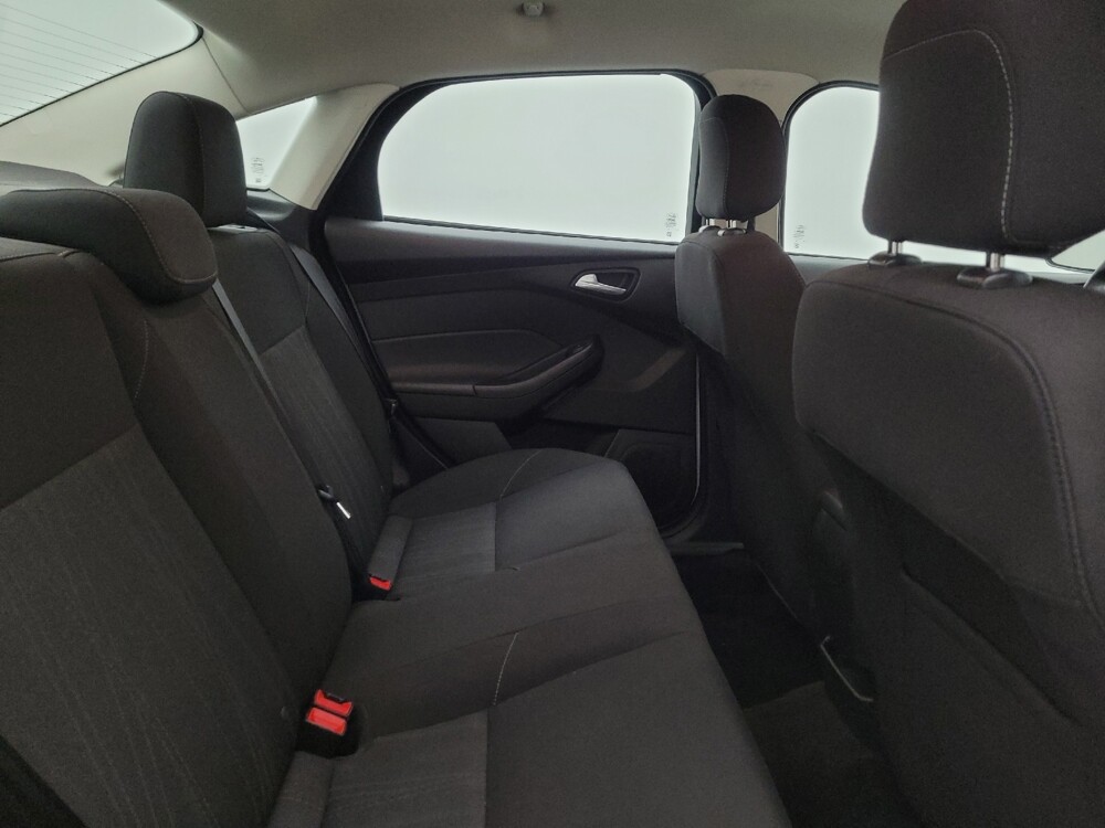 2018 Ford Focus in Lexington, KY 40509 - 18082100 19