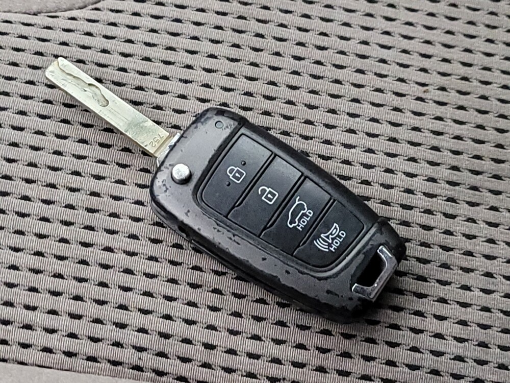 2019 Hyundai Santa Fe in Tucson, AZ 85705 - 18082128 32