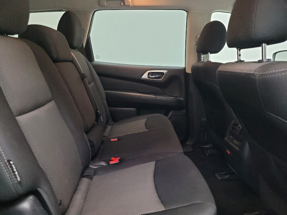 2020 Nissan Pathfinder in Peoria, IL 61615 - 18082157 19