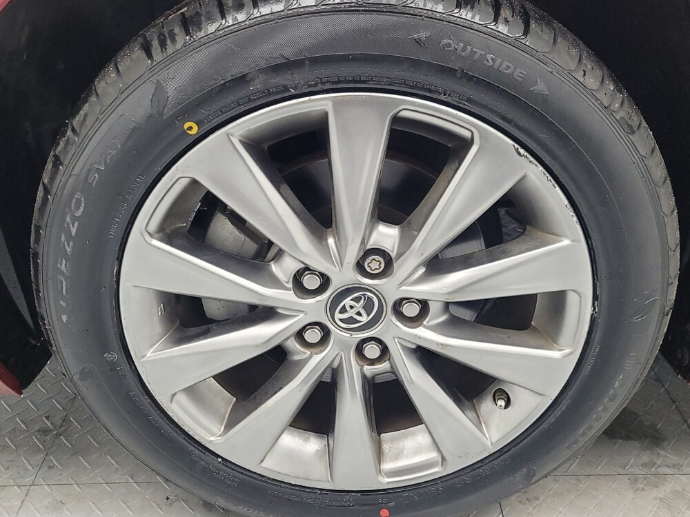 2017 Toyota Camry in Huntsville, AL 35816 - 18082170 31