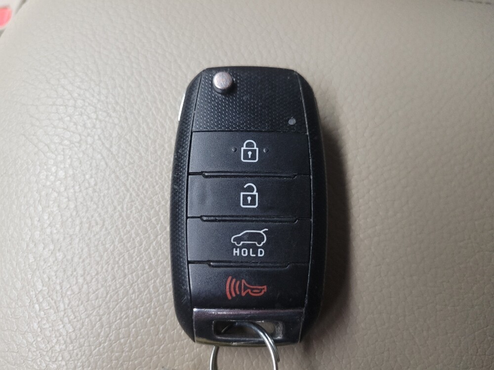 2015 Kia Sorento in Indianapolis, IN 46222 - 18082178 32