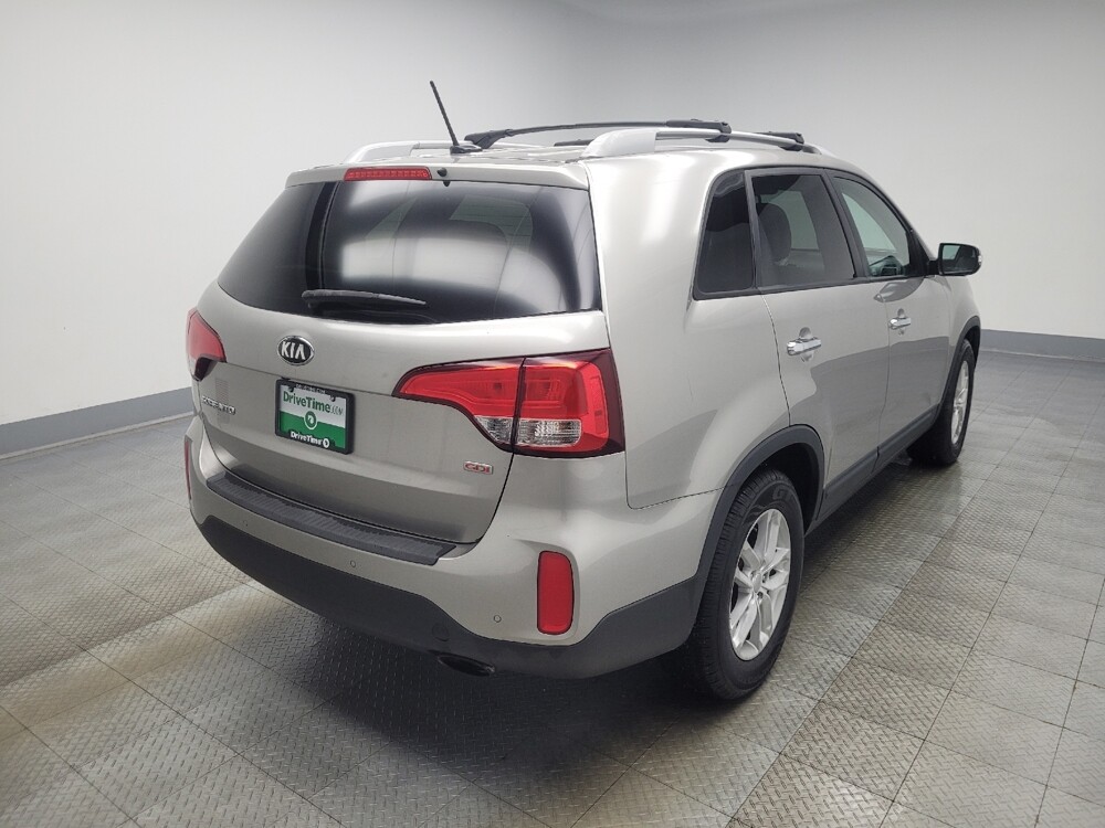 2015 Kia Sorento in Indianapolis, IN 46222 - 18082178 9