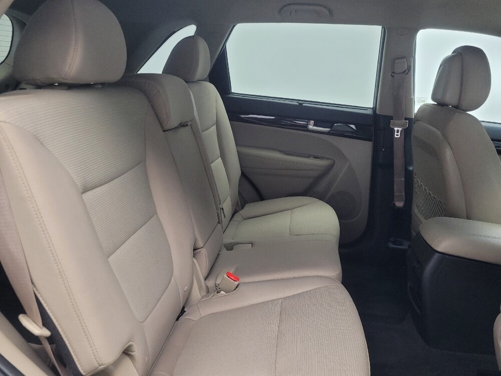 2015 Kia Sorento in Indianapolis, IN 46222 - 18082178 19