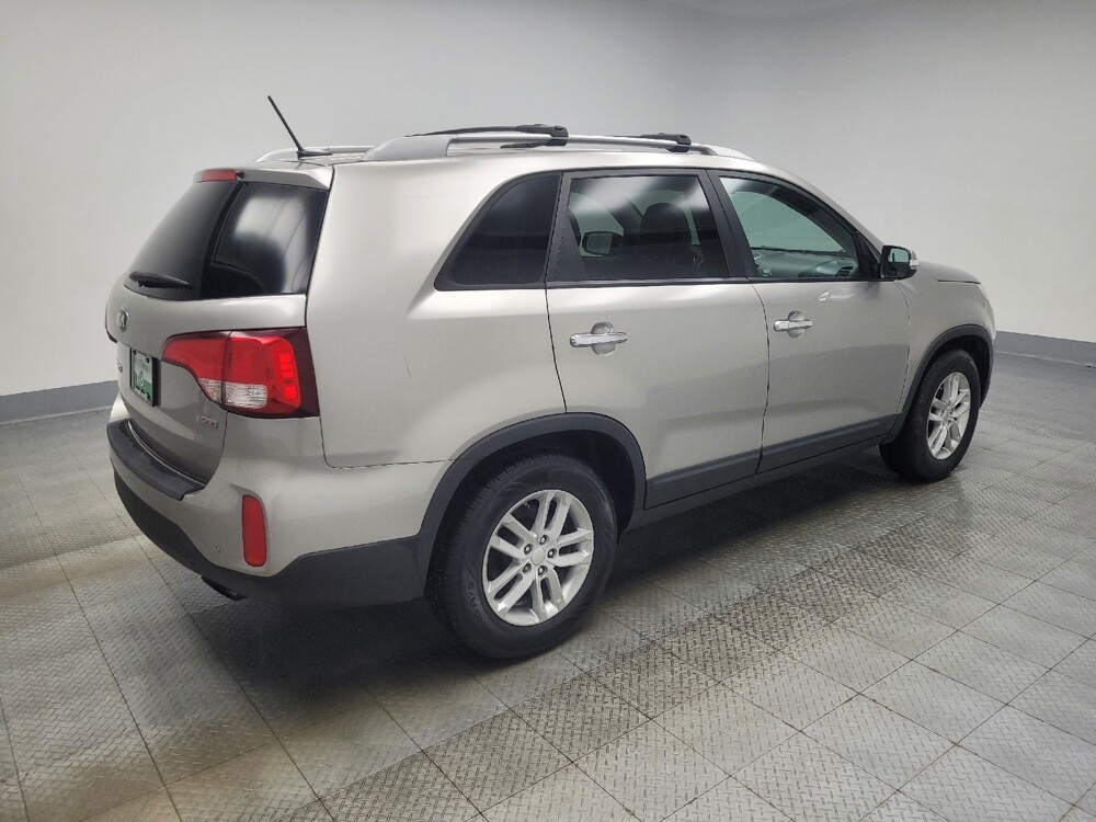 2015 Kia Sorento in Indianapolis, IN 46222 - 18082178 10