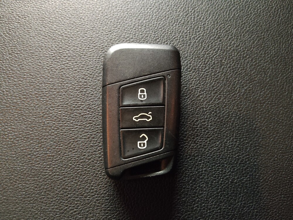 2019 Volkswagen Atlas in Duluth, GA 30096 - 18082181 32