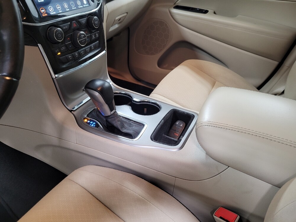 2022 Jeep Grand Cherokee in Pittsburgh, PA 15236 - 18082184 26