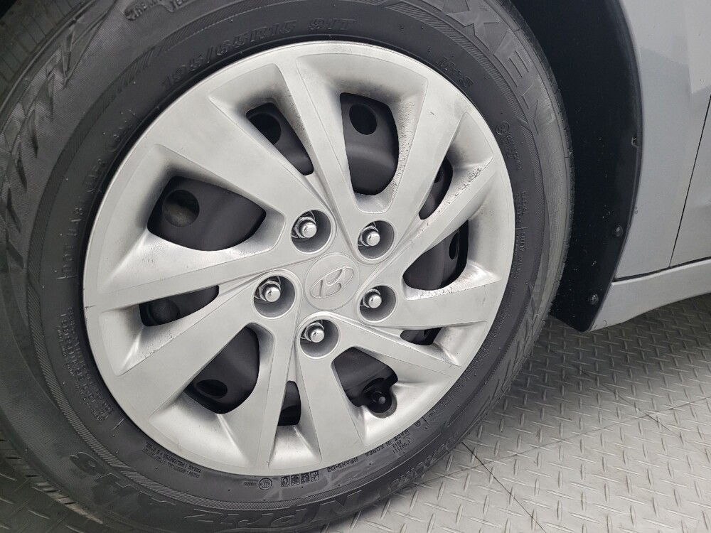 2019 Hyundai Elantra in Kissimmee, FL 34744 - 18082198 31