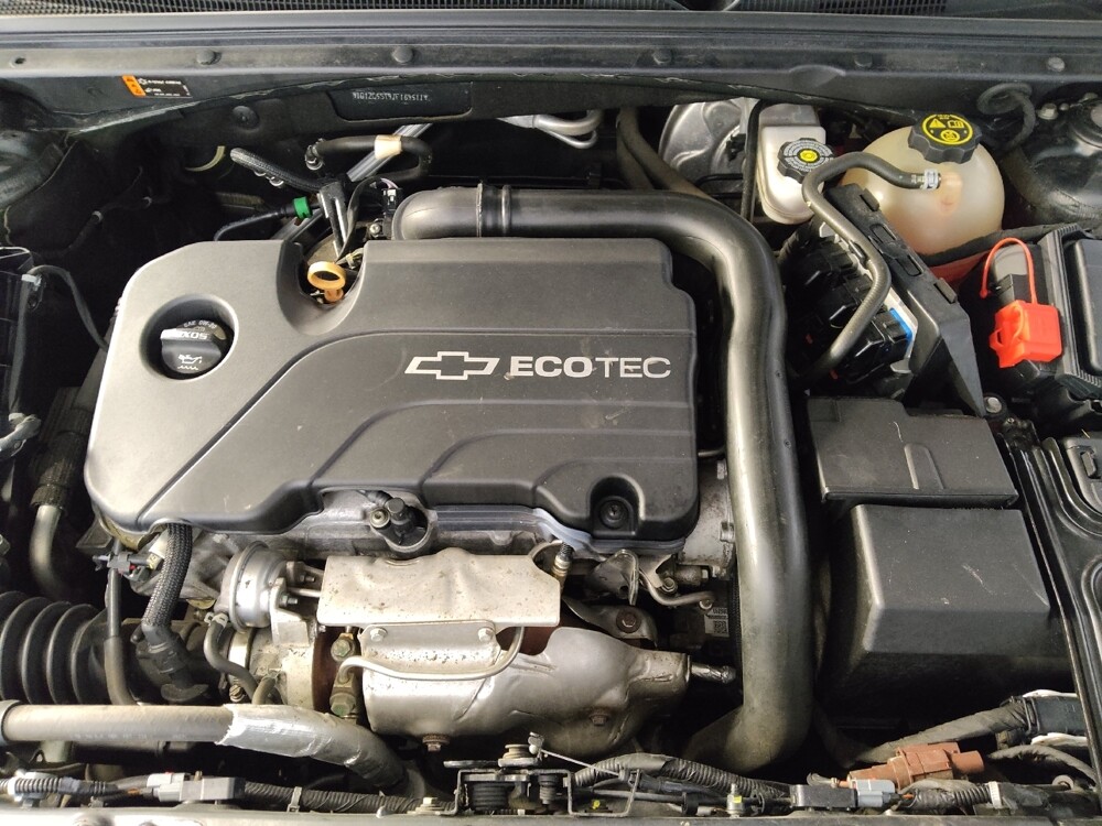 2018 Chevrolet Malibu in Houston, TX 77074 - 18082205 30