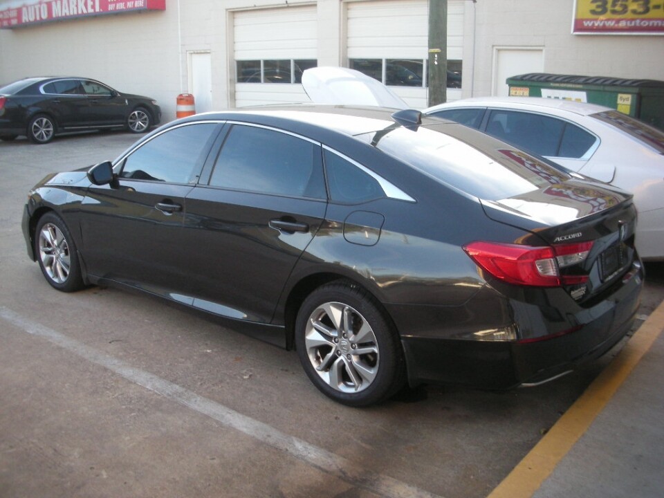 2018 Honda Accord in Nashville, TN 37209 - 18082243 3