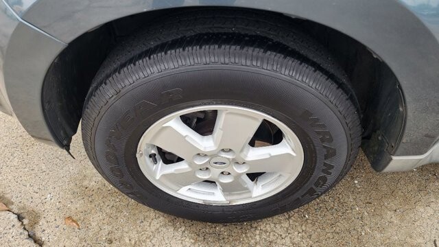 2010 Ford Escape in Cartersville, GA 30120 - 18082259 11