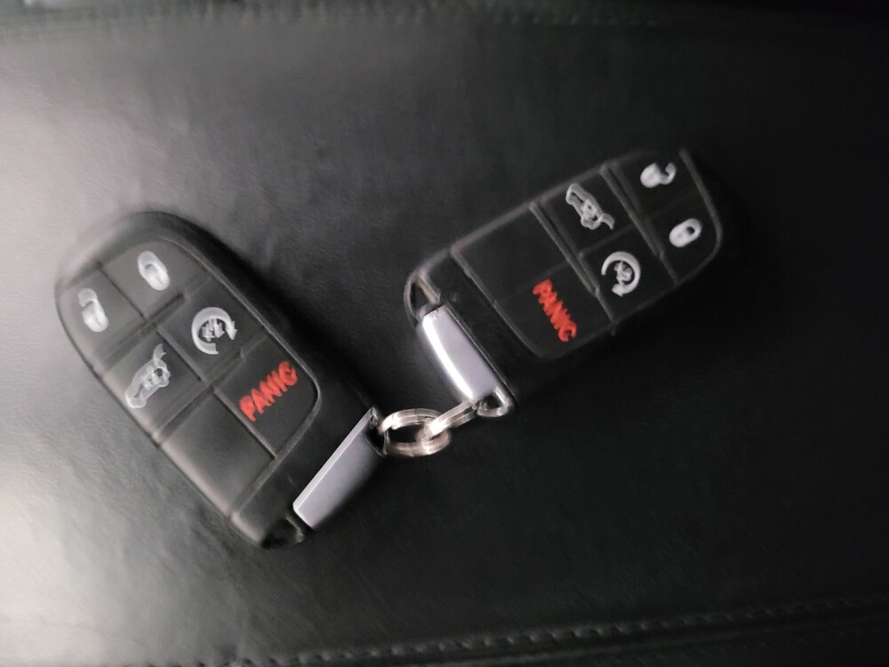 2019 Jeep Grand Cherokee in Riverside, CA 92504 - 18082269 32