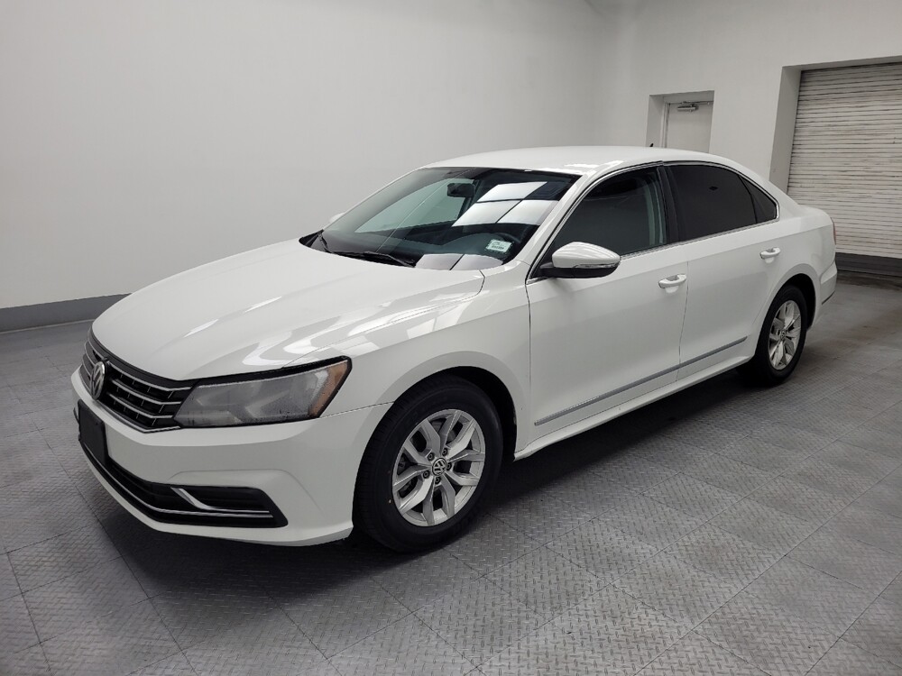 2017 Volkswagen Passat in Las Vegas, NV 89102 - 18082308 2
