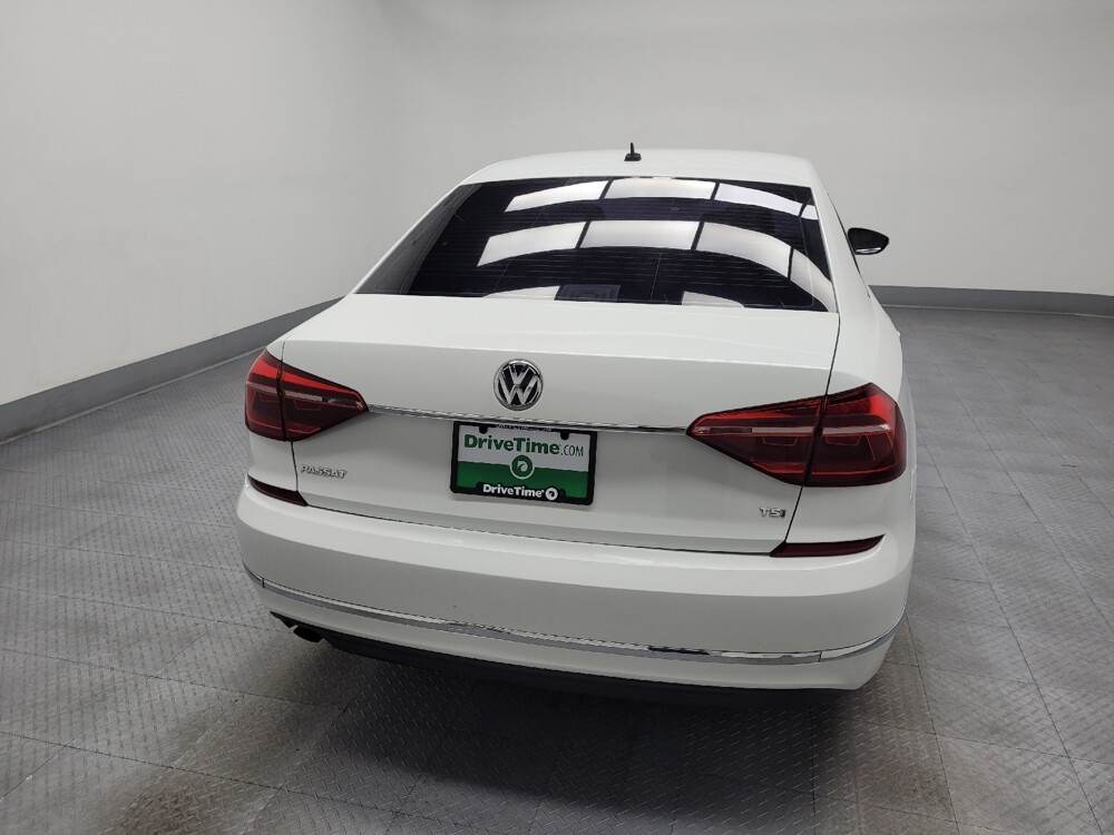 2017 Volkswagen Passat in Las Vegas, NV 89102 - 18082308 7
