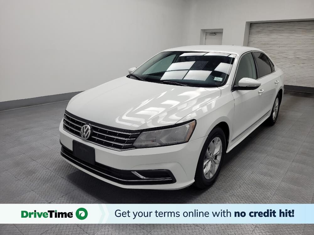 2017 Volkswagen Passat in Las Vegas, NV 89102 - 18082308
