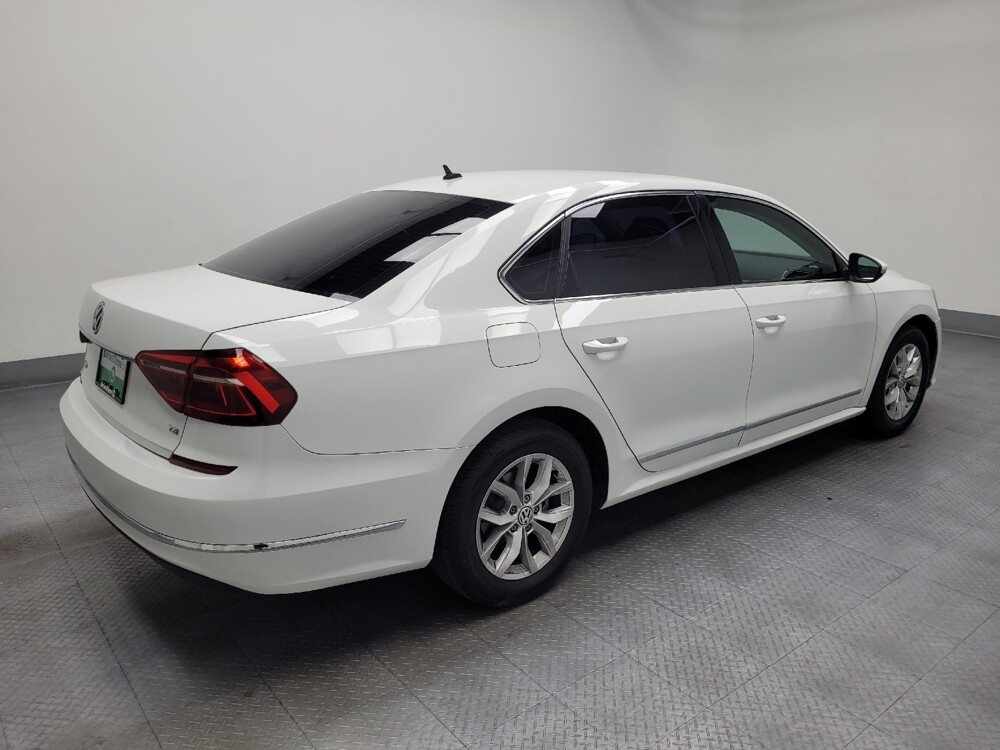 2017 Volkswagen Passat in Las Vegas, NV 89102 - 18082308 10
