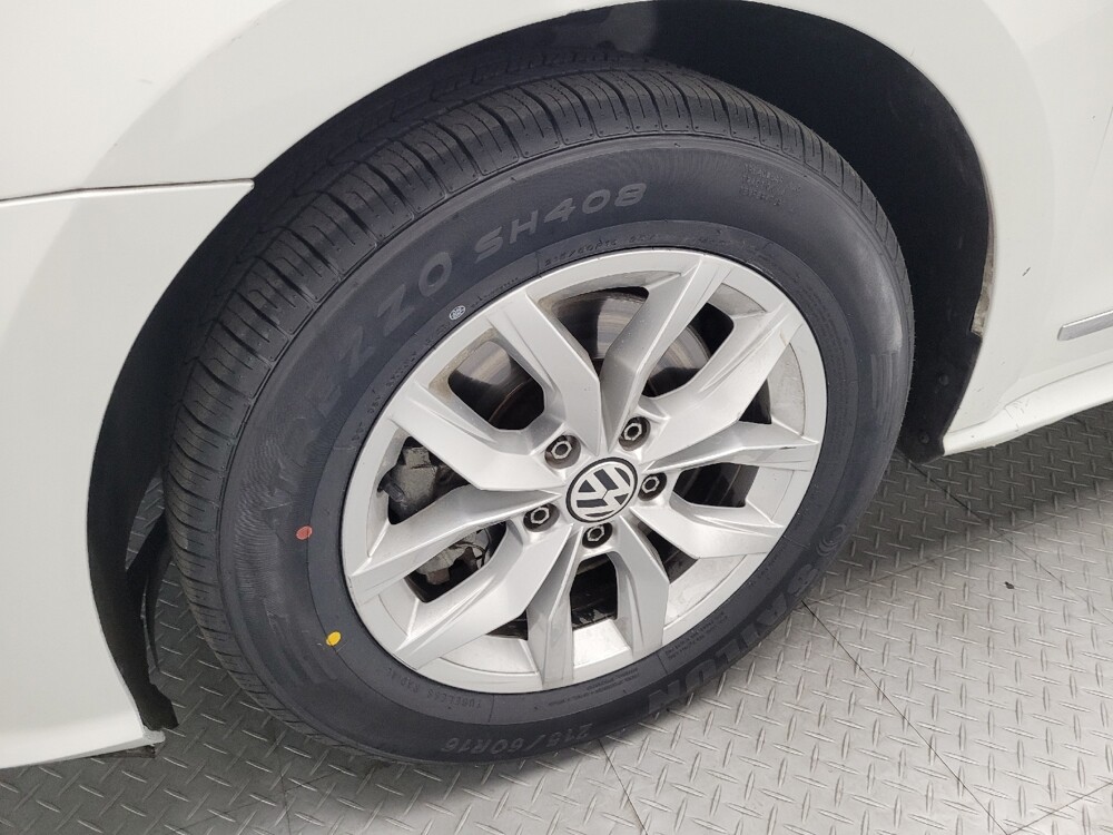 2017 Volkswagen Passat in Las Vegas, NV 89102 - 18082308 31