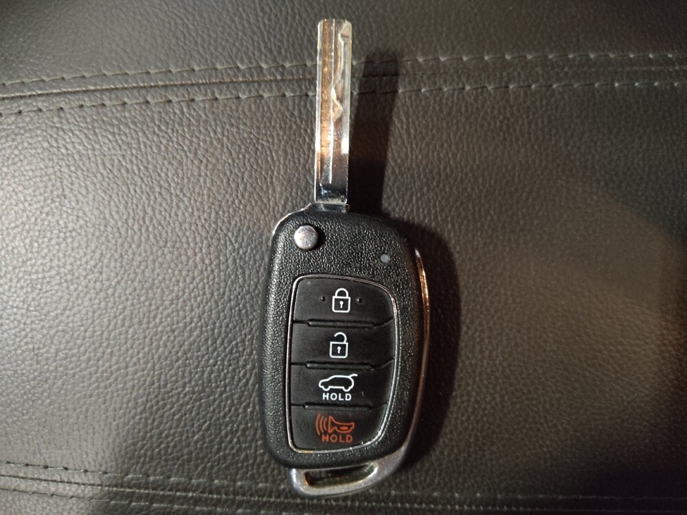 2017 Hyundai Santa Fe in Hialeah, FL 33014 - 18082315 32