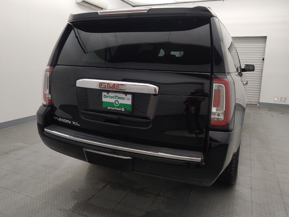 2019 GMC Yukon XL in Houston, TX 77074 - 18082337 7