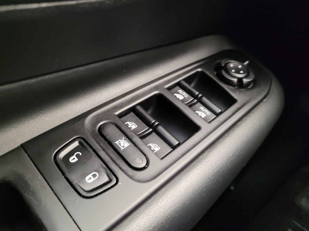 2019 Jeep Renegade in Fairfield, OH 45014 - 18082372 27