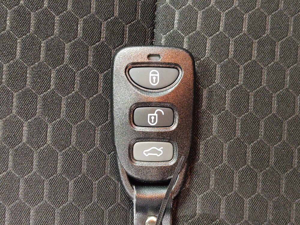 2019 Hyundai Elantra in Arlington, TX 76011 - 18082385 32