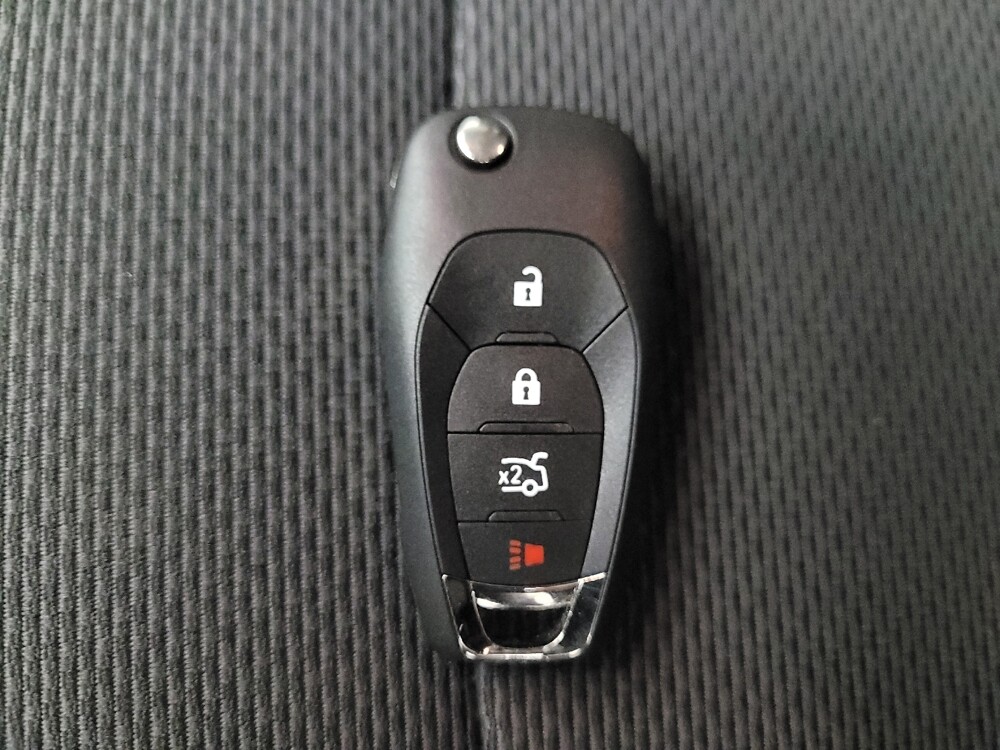 2017 Chevrolet Cruze in Taylor, MI 48180 - 18082392 32