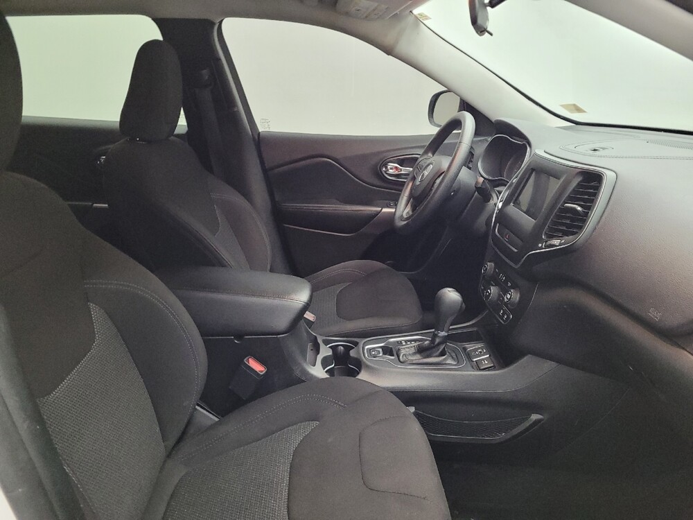 2019 Jeep Cherokee in Fairfield, OH 45014 - 18082446 21