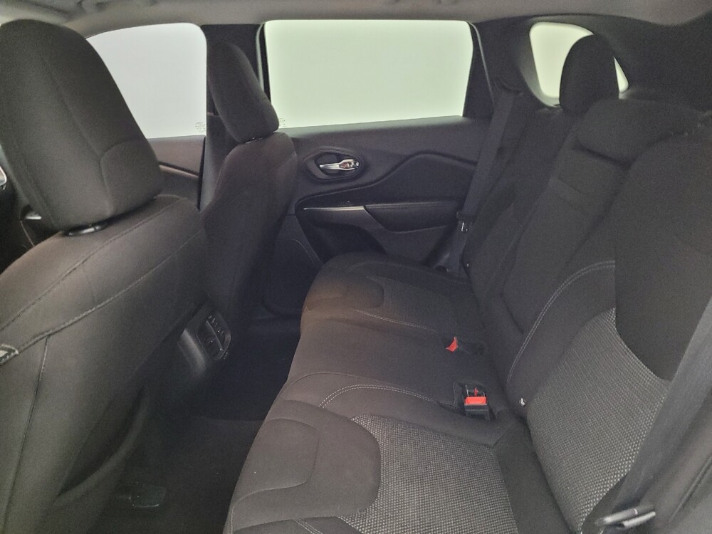 2019 Jeep Cherokee in Fairfield, OH 45014 - 18082446 18