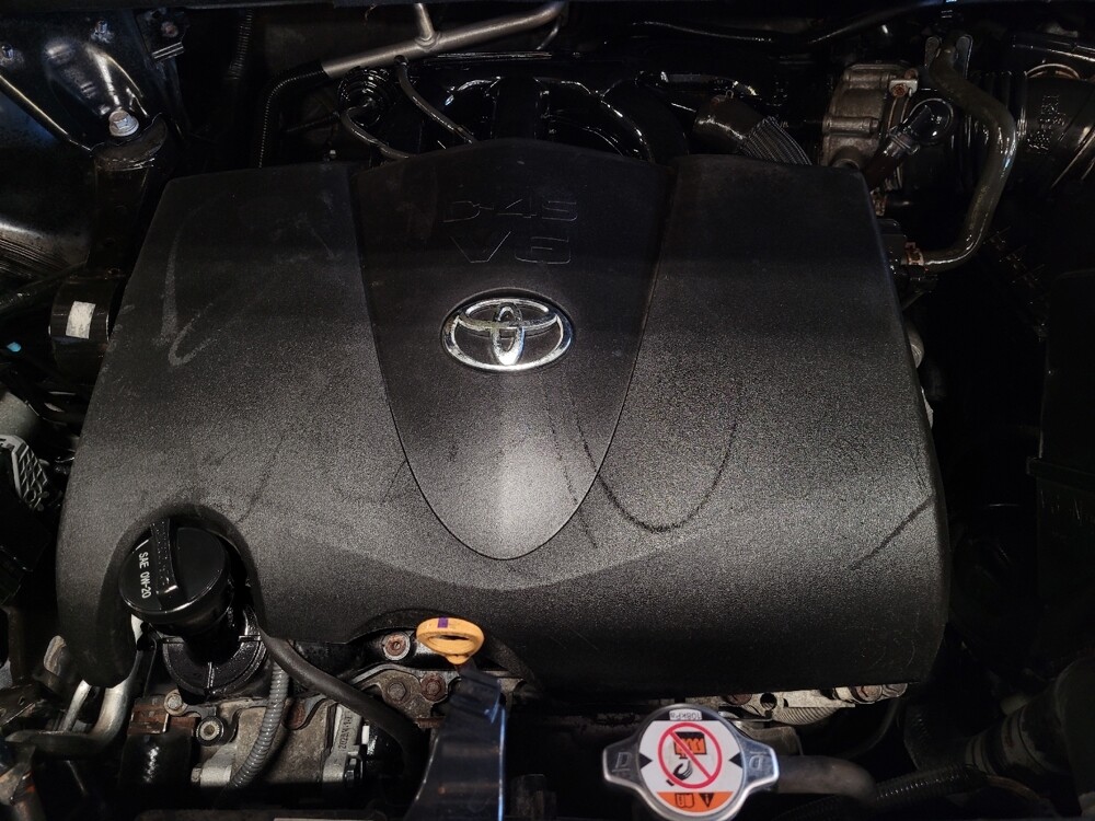 2017 Toyota Highlander in Sanford, FL 32773 - 18082451 30