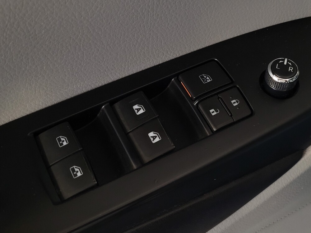 2017 Toyota Highlander in Sanford, FL 32773 - 18082451 27