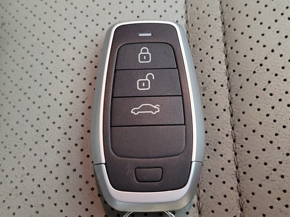 2017 Kia Sorento in Midlothian, IL 60445 - 18082457 32