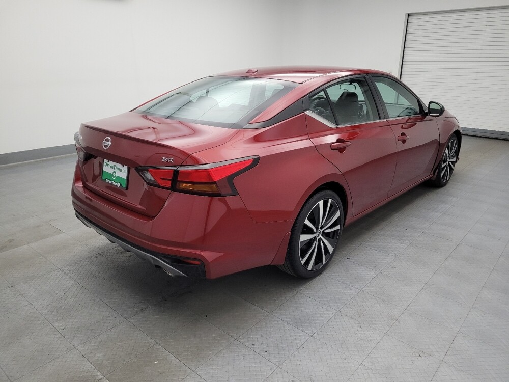 2020 Nissan Altima in Fairfield, OH 45014 - 18082459 9