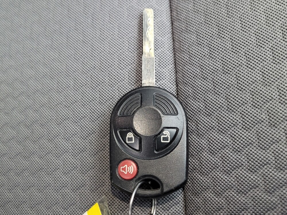 2017 Ford Escape in Lombard, IL 60148 - 18082472 32