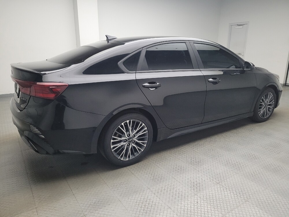 2022 Kia Forte in Taylor, MI 48180 - 18082474 10