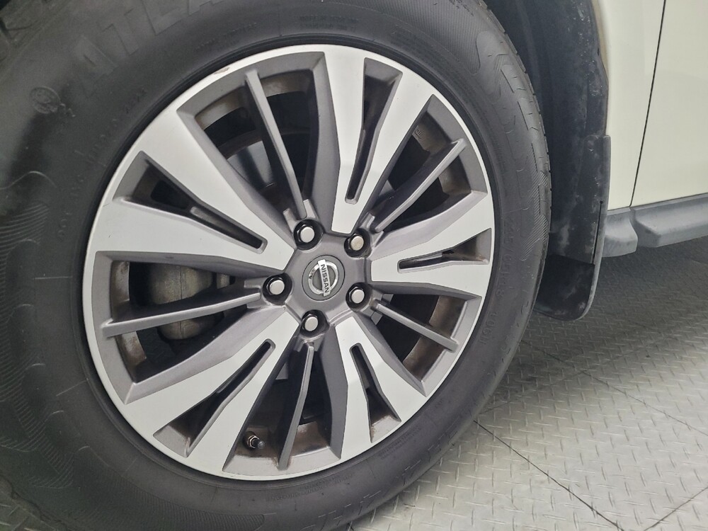 2017 Nissan Pathfinder in Jacksonville, FL 32210 - 18082482 31