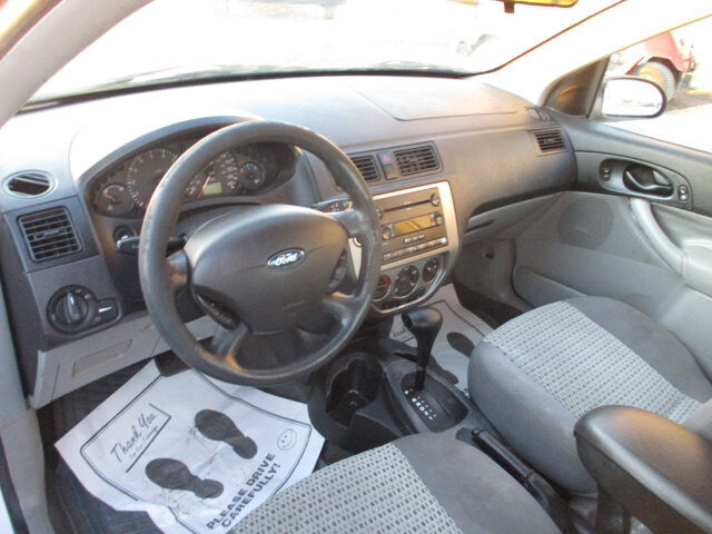 2007 Ford Focus in Oak Grove, MO 64075 - 18082524 9