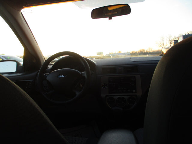 2007 Ford Focus in Oak Grove, MO 64075 - 18082524 11